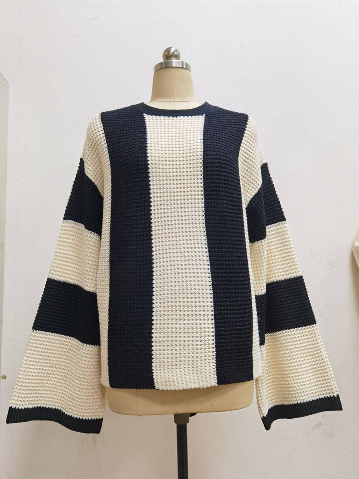 Crosa - Round Neck Color-Block Knit Sweater