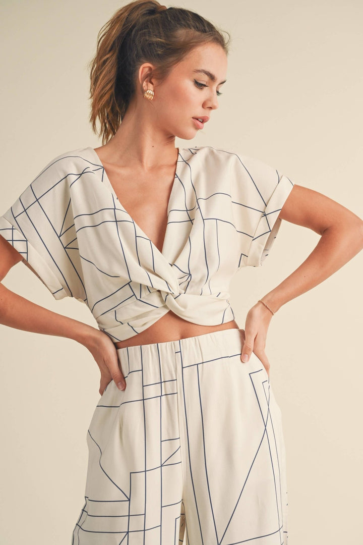 MULTI GRID PATTERN KNT FRONT TOP - The Village Retail
