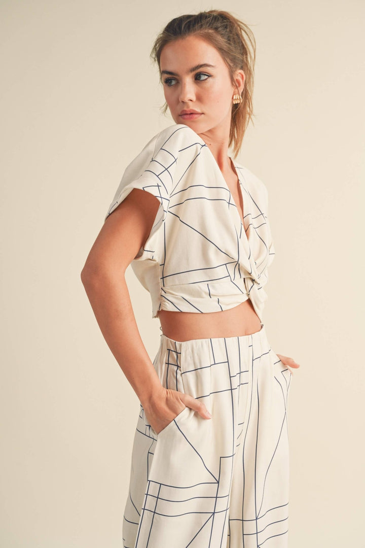 MULTI GRID PATTERN KNT FRONT TOP - The Village Retail