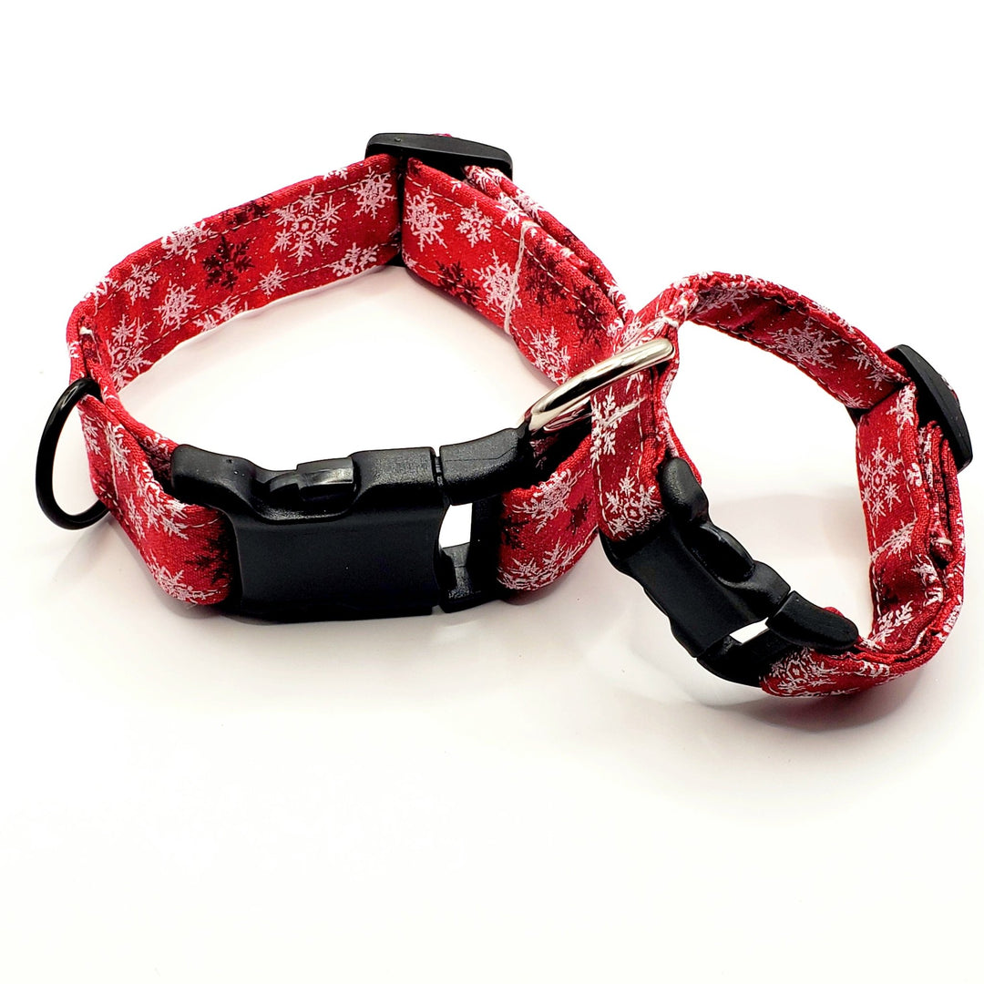 Snowflakes and Sparkle Dog Collar, Small 5/8 Width - The Village Retail