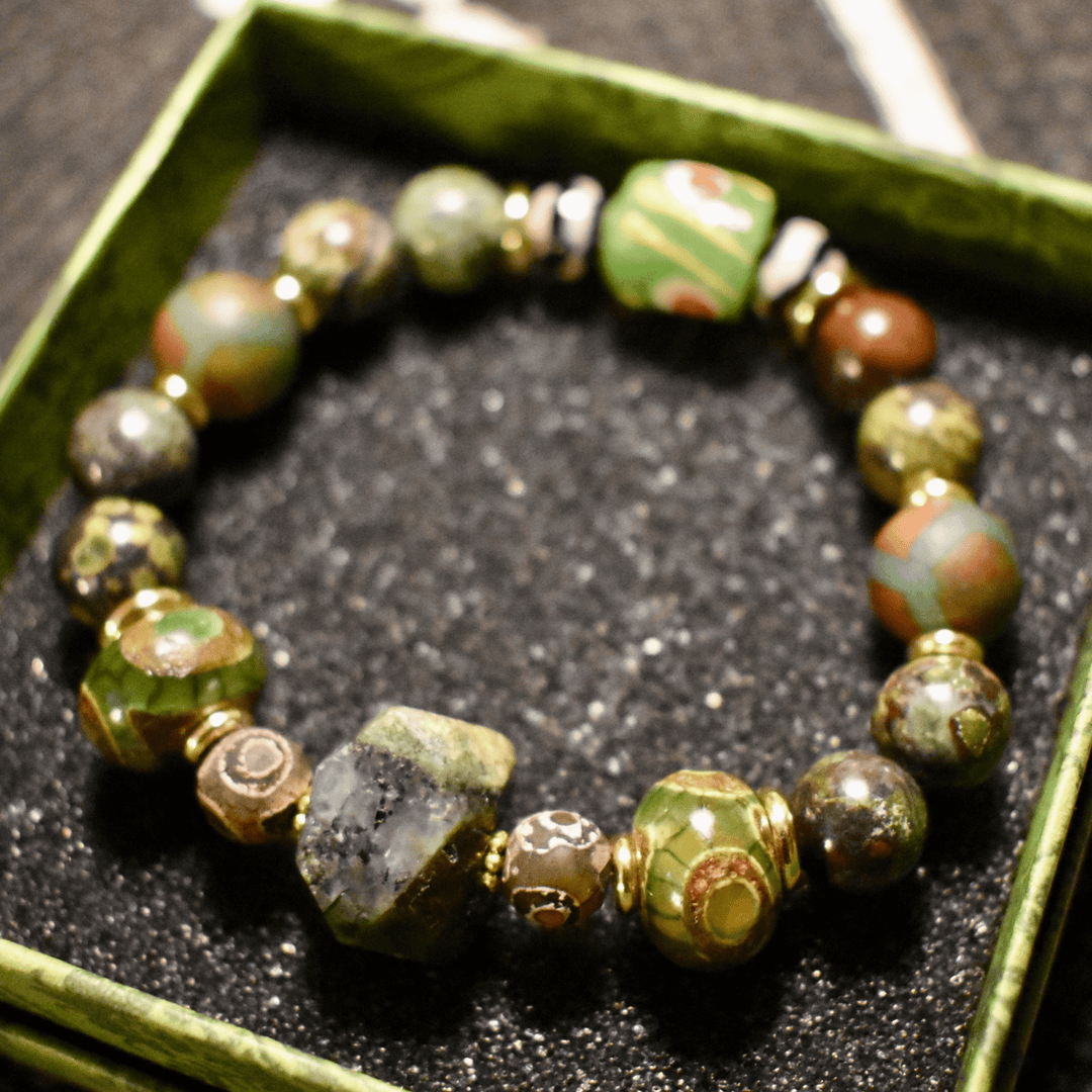 The Dragon’s Blood &amp; Labradorite Bracelet - The Village Retail