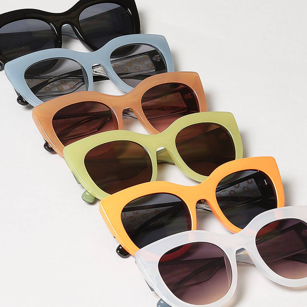 Women's Bold Round Frame Sunglasses - The Village Retail
