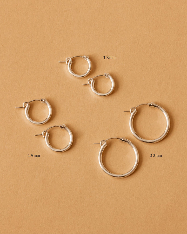 14K Sydney 15mm Hoop Earrings: Gold - The Village Retail
